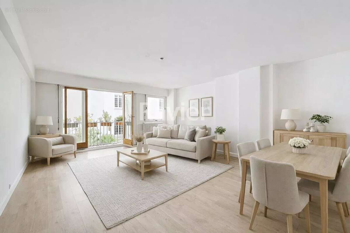 Appartement à PARIS-16E