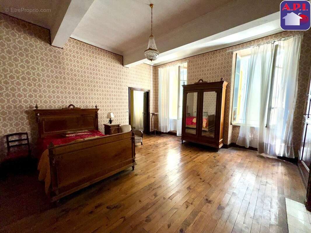 Maison 241 m² à Tarascon-Sur-Ariege  - photo 3