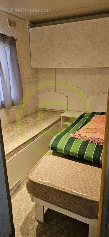 Terrain à MEZIERES-EN-BRENNE