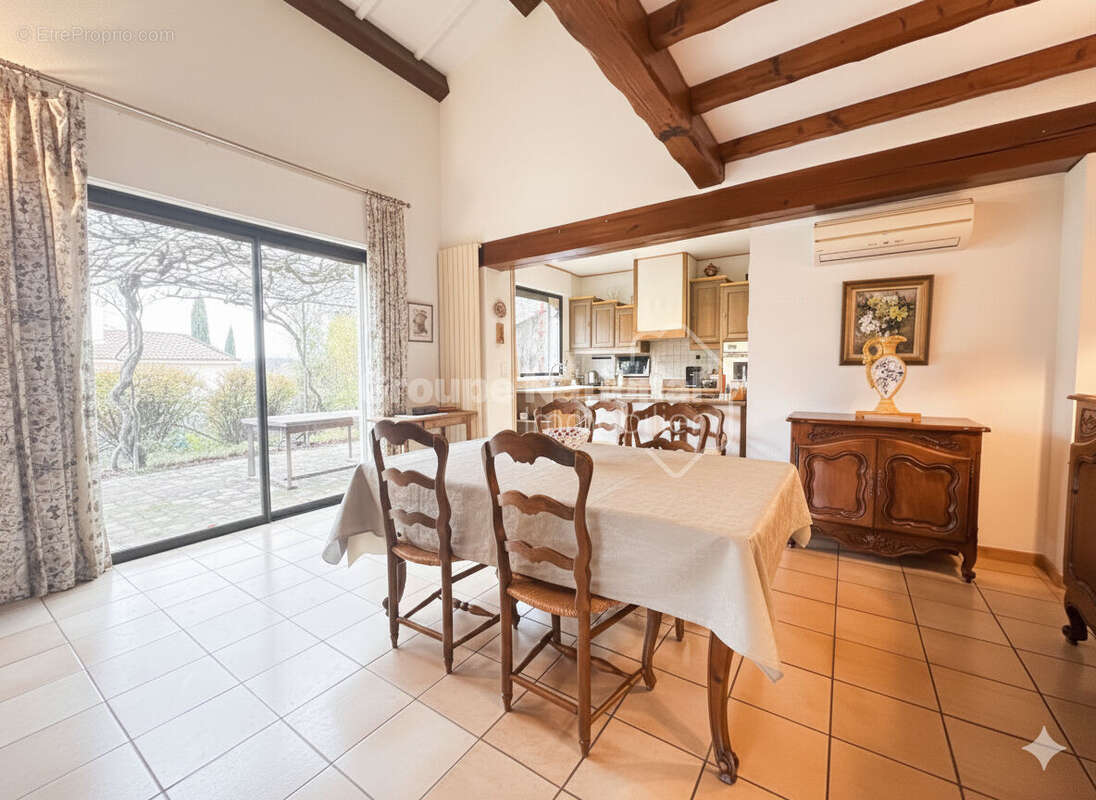 Maison à VILLEVIEILLE