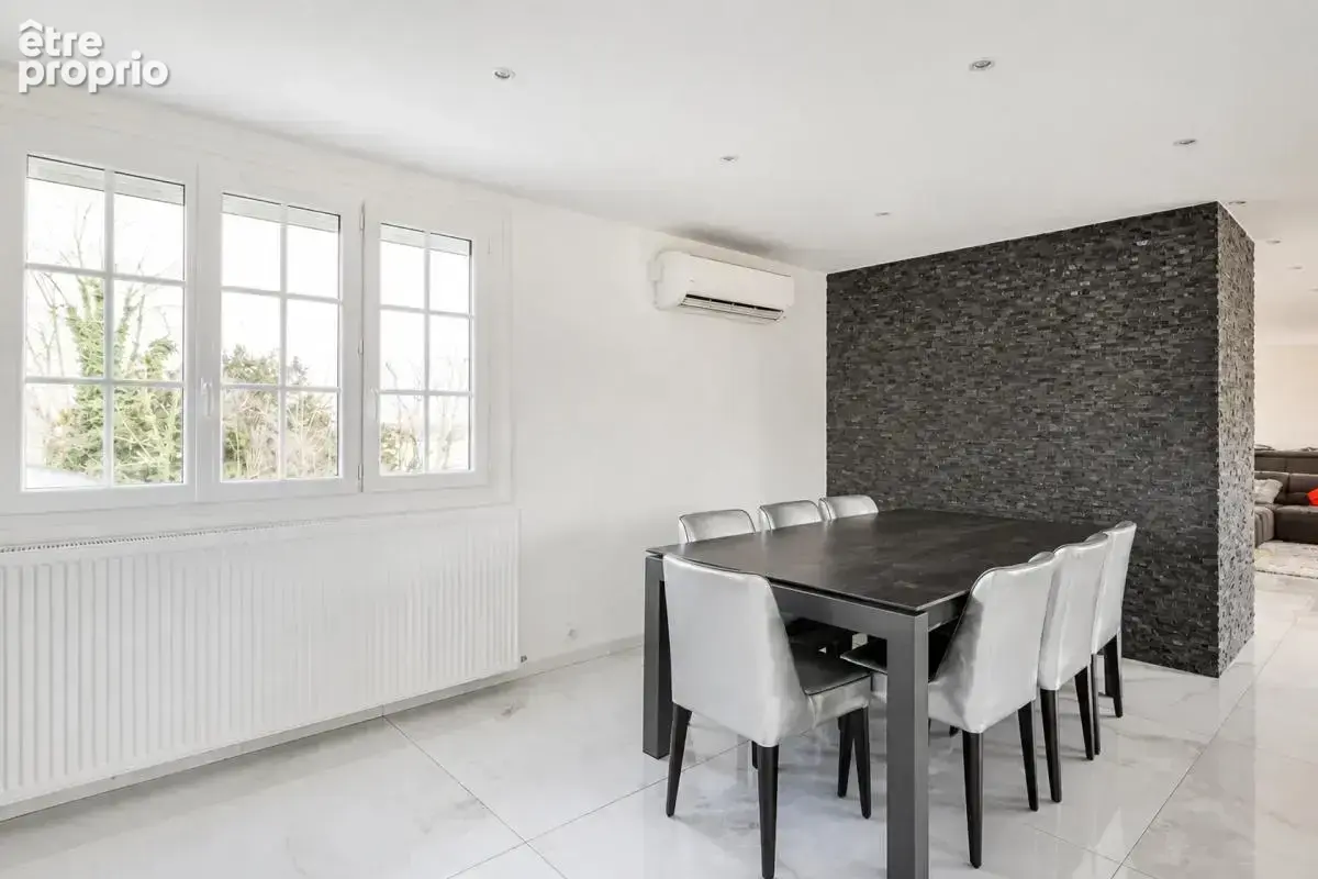 Villa de prestige à Saint-Laurent-de-Mur 450 m² - photo 6