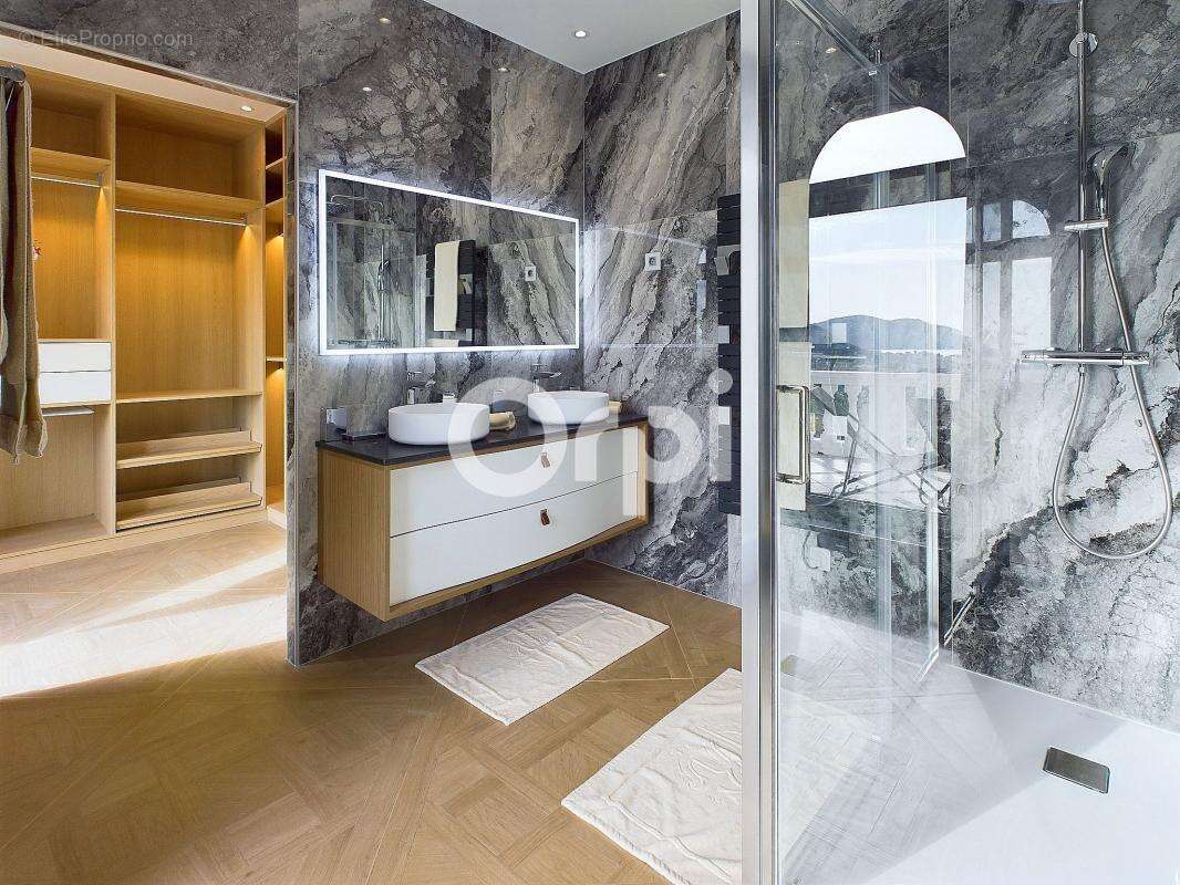 Maison à MANDELIEU-LA-NAPOULE