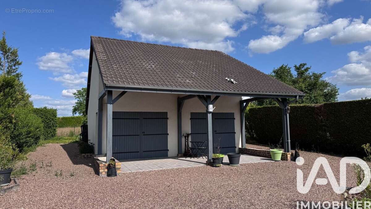 Photo 2 - Maison à MAIZIERES-LA-GRANDE-PAROISSE