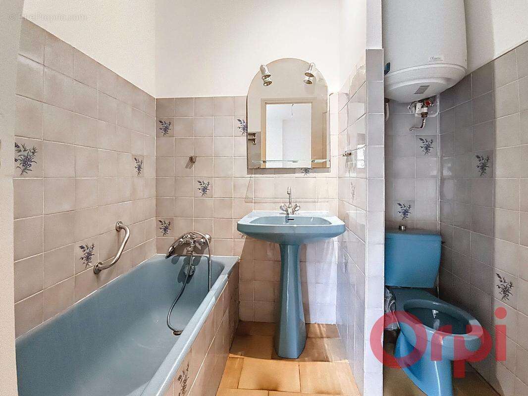 Appartement à SIX-FOURS-LES-PLAGES