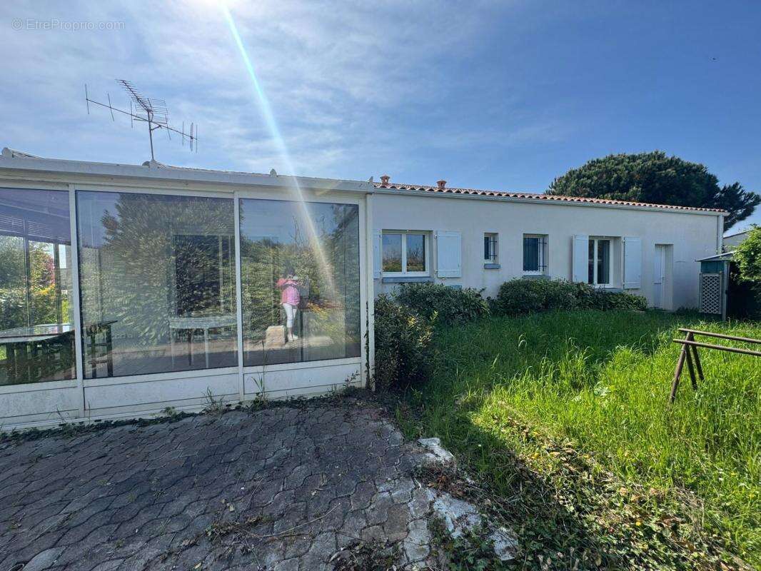 Maison à LA BREE-LES-BAINS