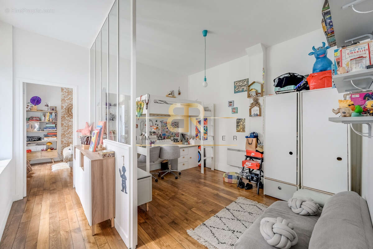 Appartement à PARIS-10E