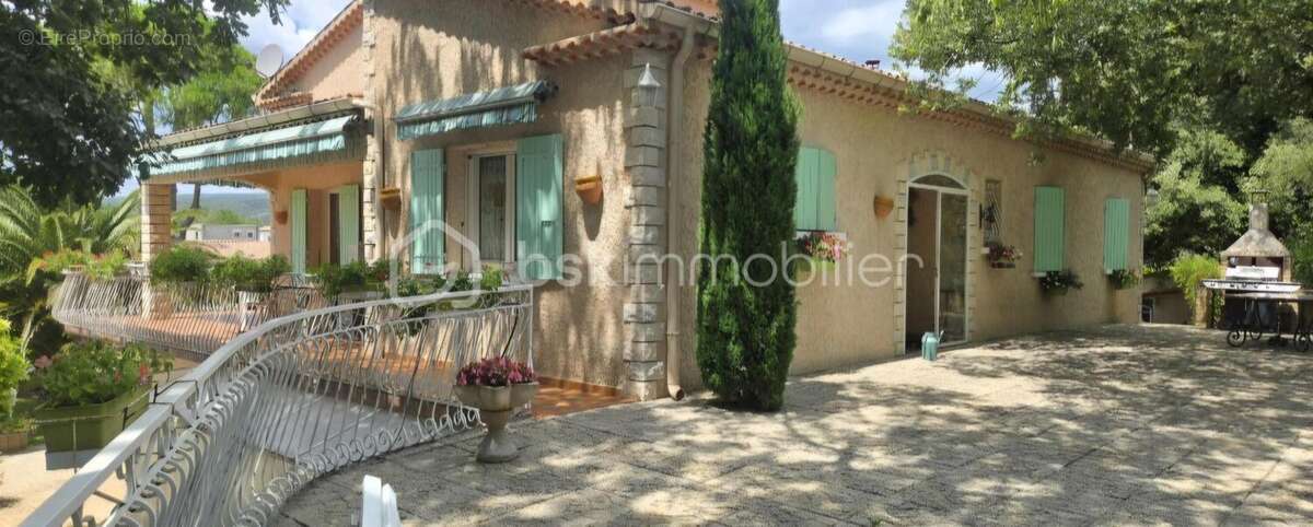 Maison à DONZERE