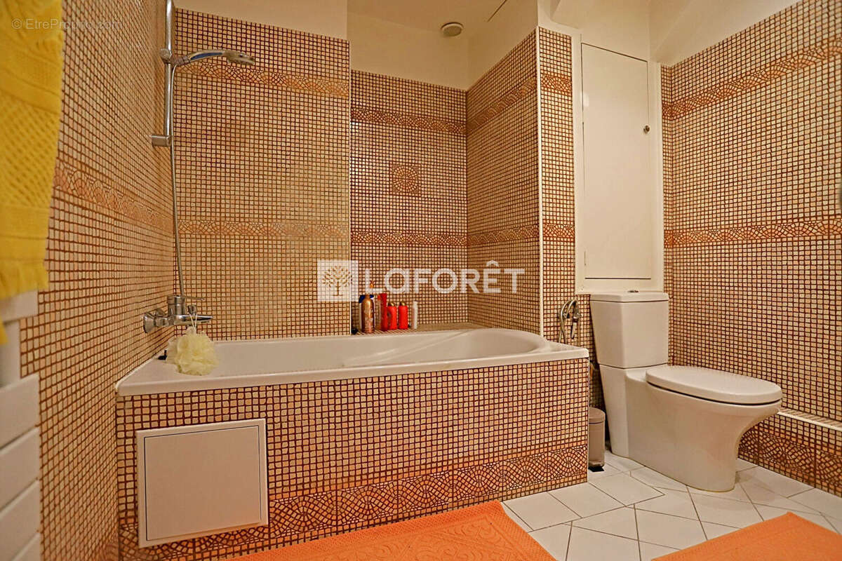 Appartement Paris 4 pièce(s) 102 m2 avec deux caves. - photo 17