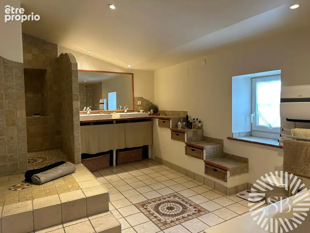 Mas de caractère 194m2 + Loft de  85m2 ( ( Surface totale 279m2) - Studio indépendant - photo 15