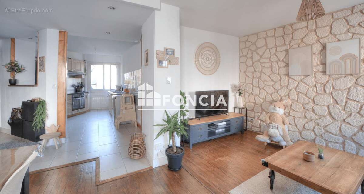 Appartement à BELLEGARDE-SUR-VALSERINE