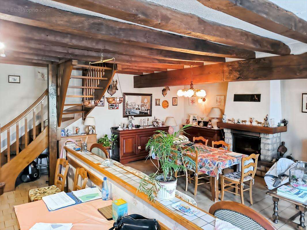 A SAISIR : ancien corps de ferme avec fort potentiel ! - photo 13