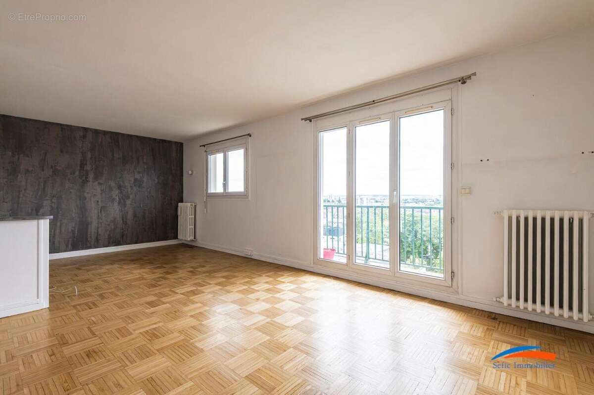   - Appartement à REIMS