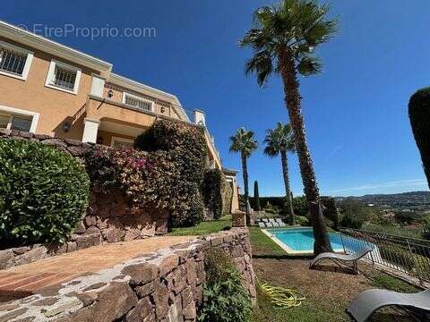 Maison à MANDELIEU-LA-NAPOULE