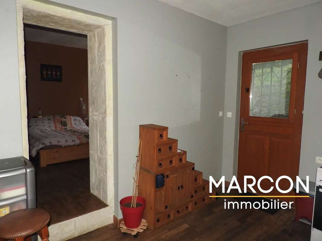 Maison à MOUTIER-ROZEILLE