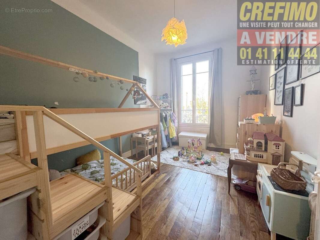 Appartement à COURBEVOIE