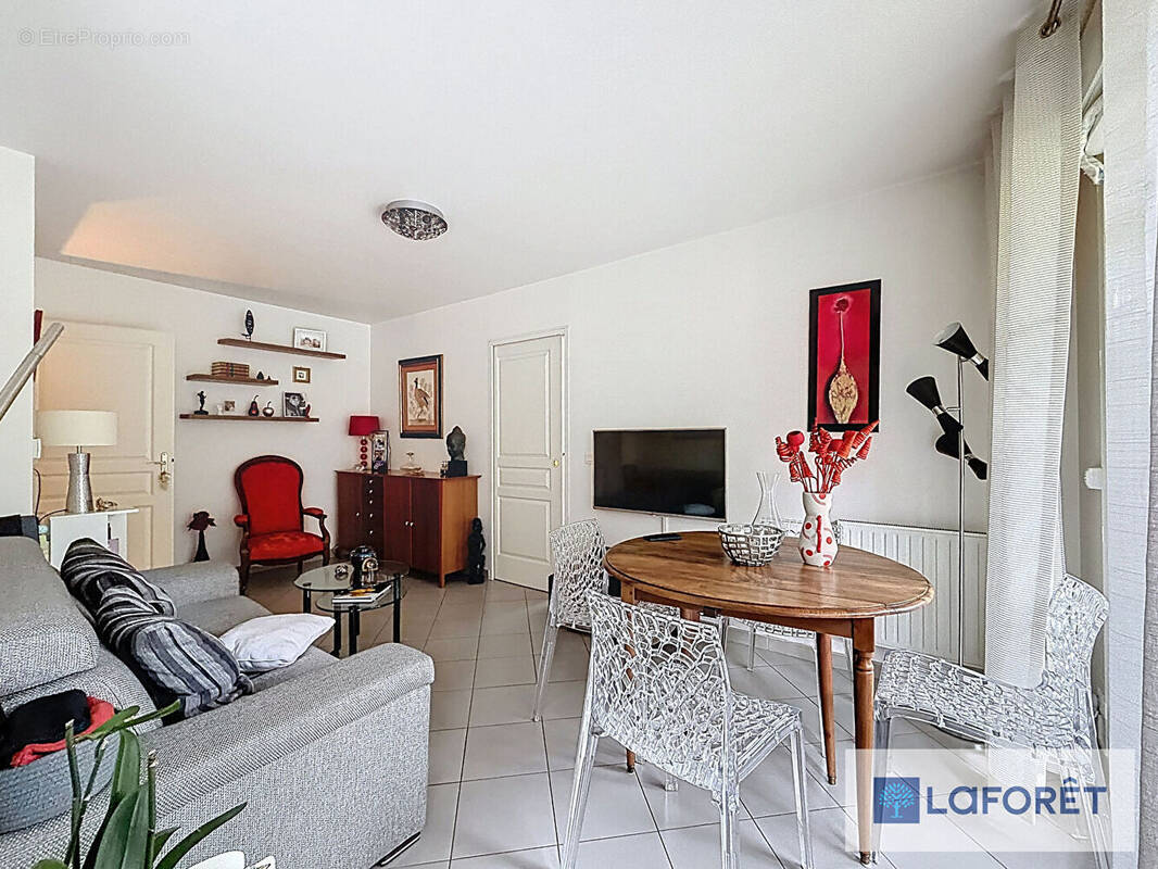 Appartement à LE PLESSIS-TREVISE