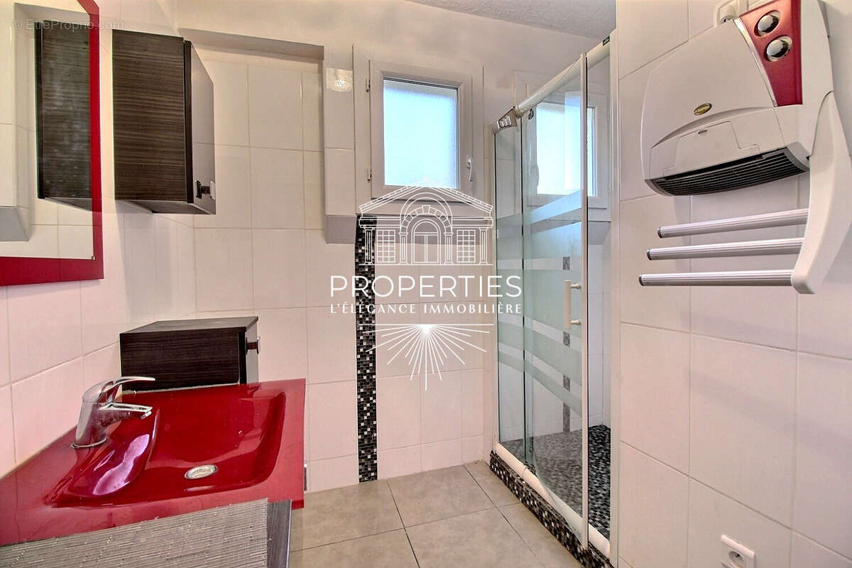 Appartement à BORMES-LES-MIMOSAS