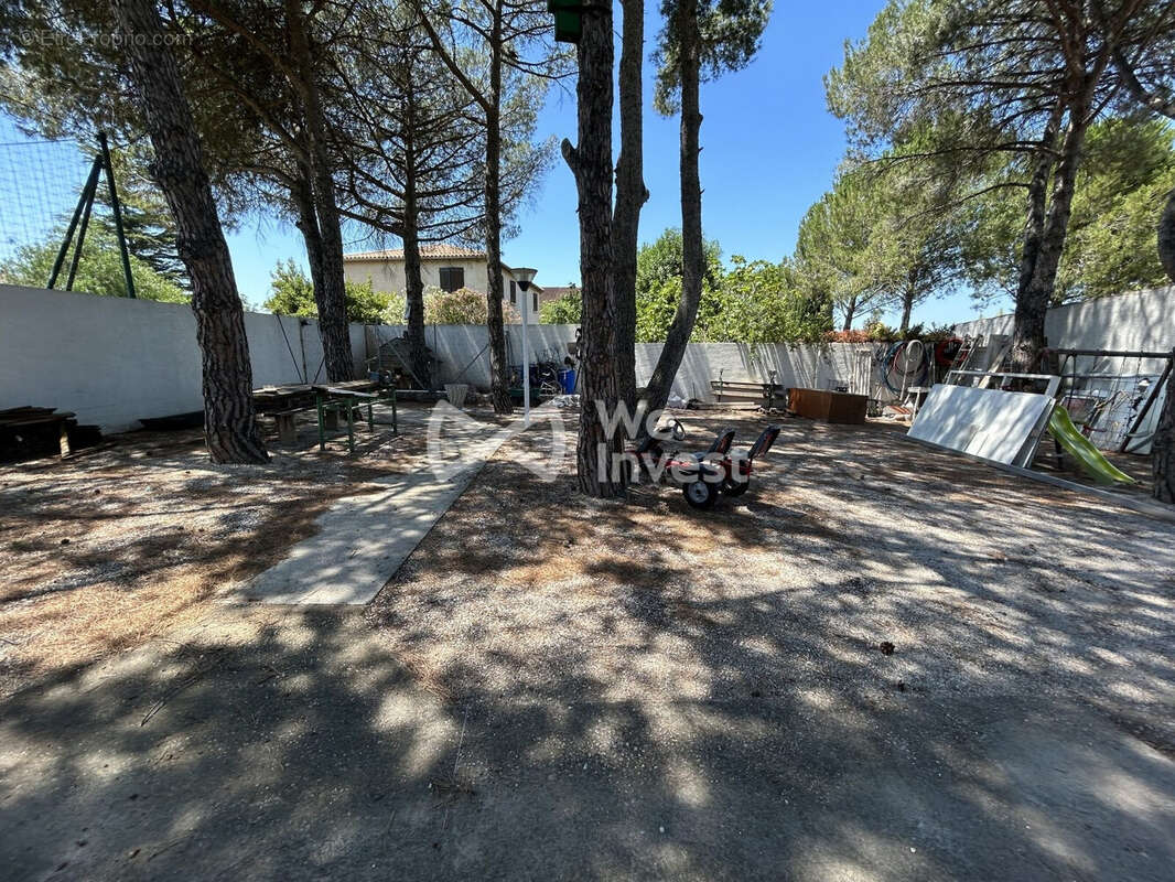 Maison 250 m² à Montblanc  - photo 3