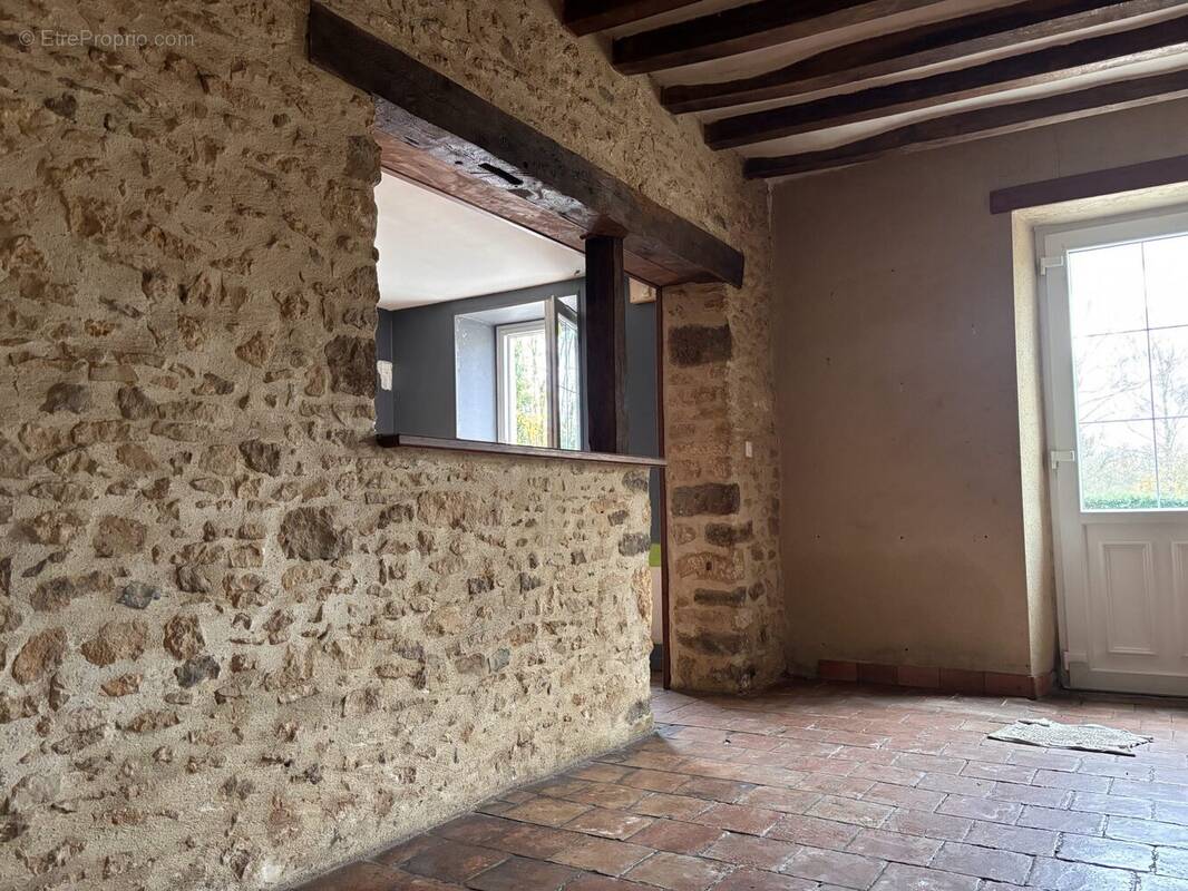 Maison à PEZE-LE-ROBERT