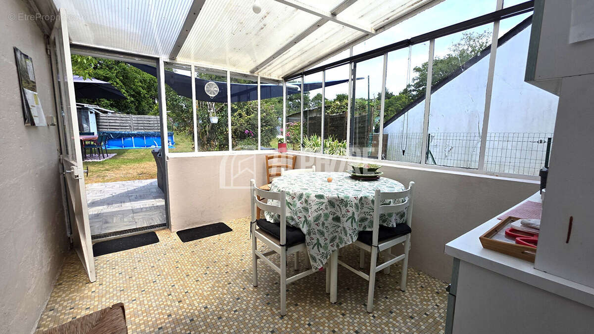 Un parc de 2200 m², une maison à rafraîchir, un vrai potentiel - photo 4
