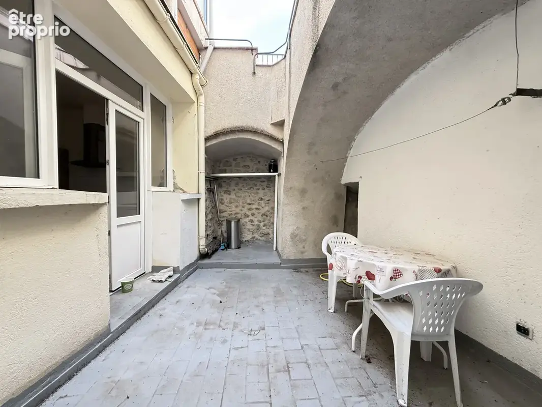 ARLES-SUR-TECH   Un bien atypique au cœur historique du village, aux multiples possibilités - photo 2