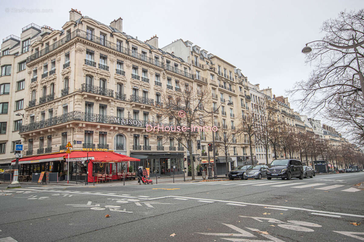 Appartement à PARIS-17E