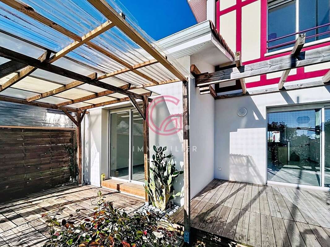 Maison à PARENTIS-EN-BORN