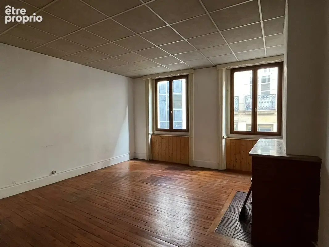 Appartement T3 de 80 m2 à rénover   Centre-ville de Saint-Étienne - photo 1
