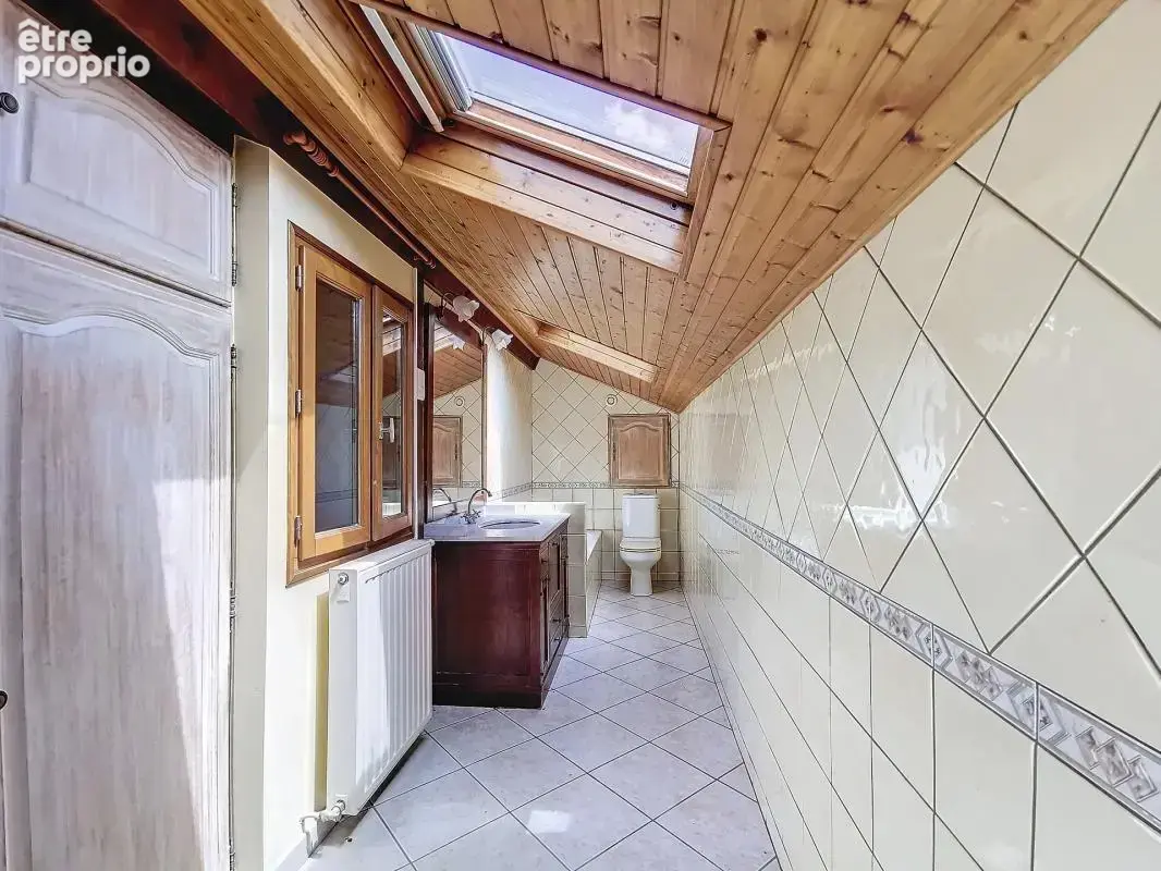 St Joseph de Rivière, spacieuse maison 5P 180 m2 avec terrain de 815 m2 face à la Sure - photo 18