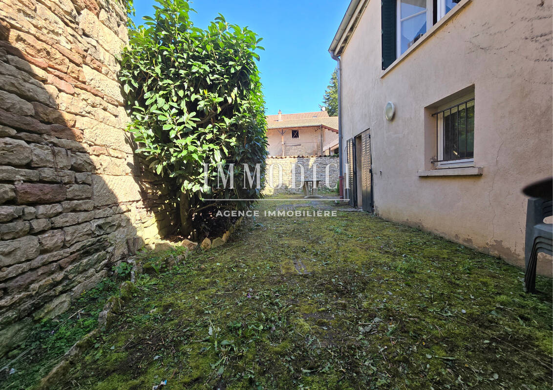 Maison à LUGNY
