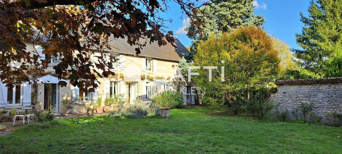 Maison 192 m² à Chateau-Landon  - photo 3