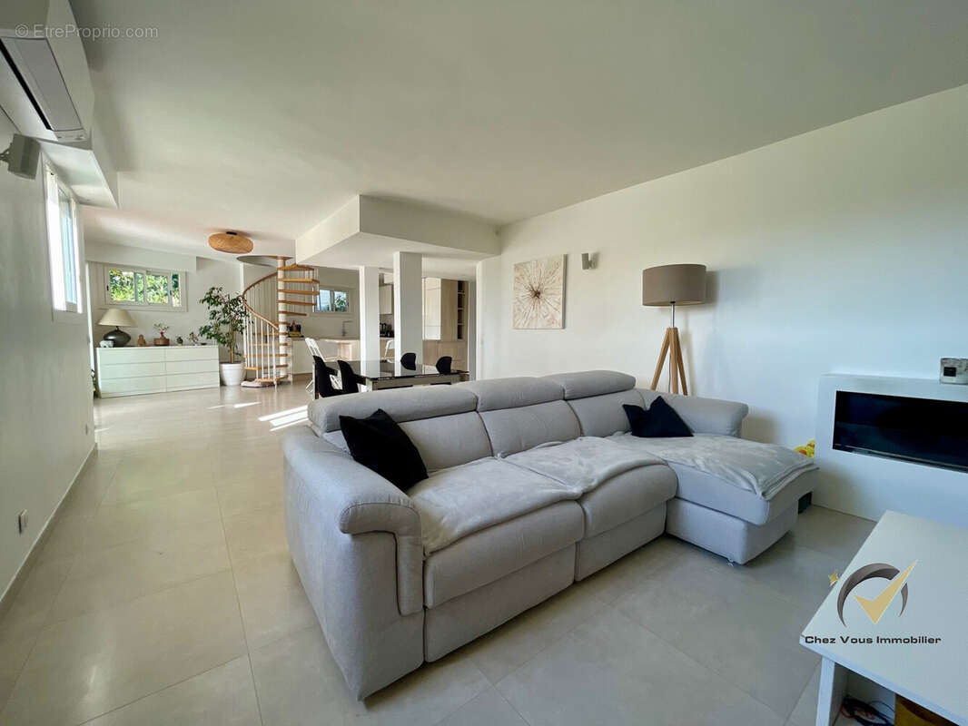 Appartement à LE CANNET