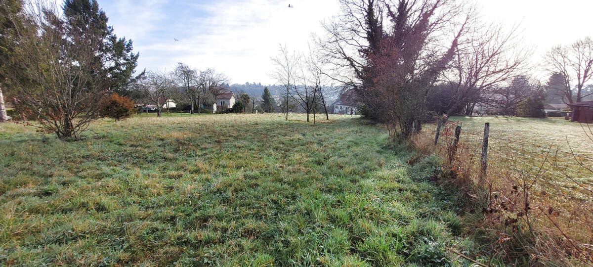 Terrain à RIBERAC