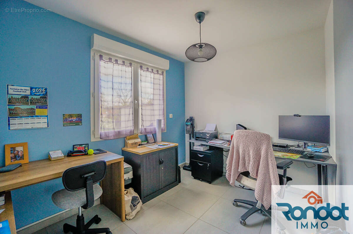 Maison à IS-SUR-TILLE