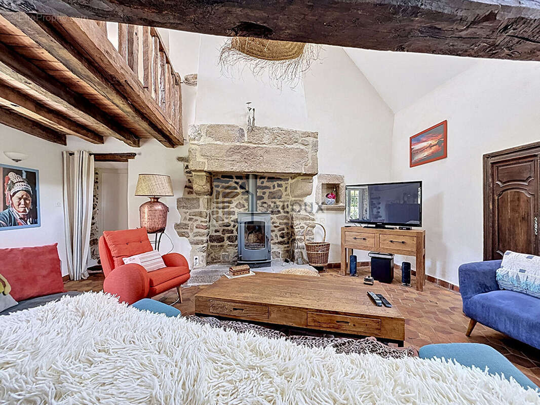 AMBON - Maison de charme en pierre de 240m² - photo 10