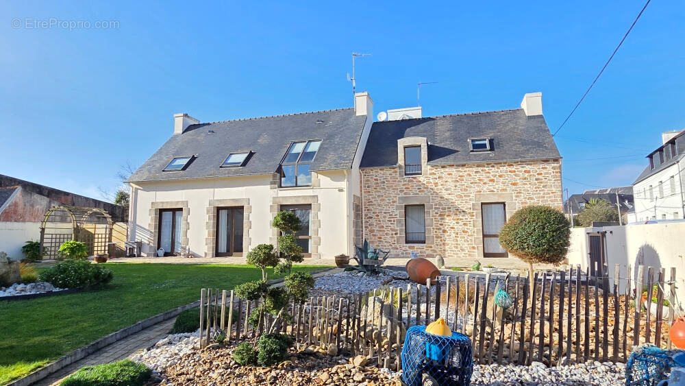 Maison à PLONEOUR-LANVERN