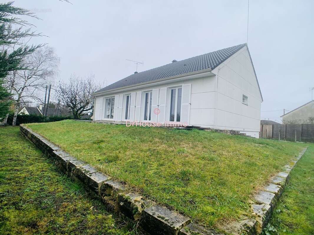 Maison à AMILLY
