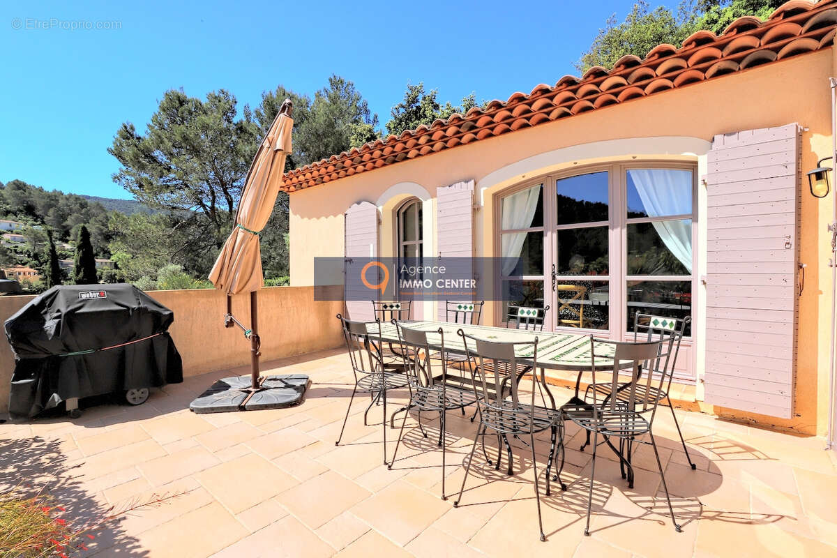 Maison à SOLLIES-TOUCAS