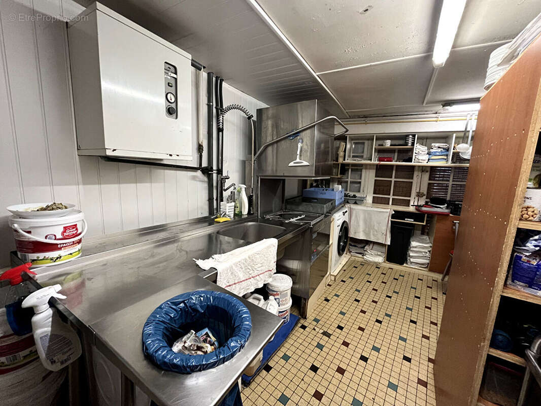 Commerce à LA GARNACHE