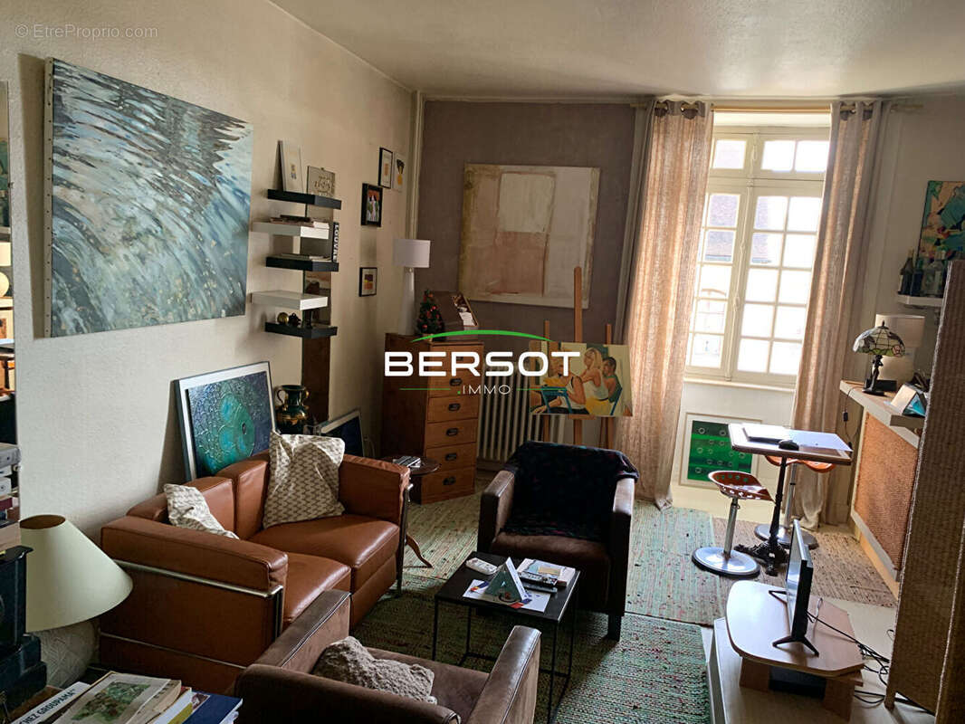 Maison à MONTIGNY-LES-VESOUL