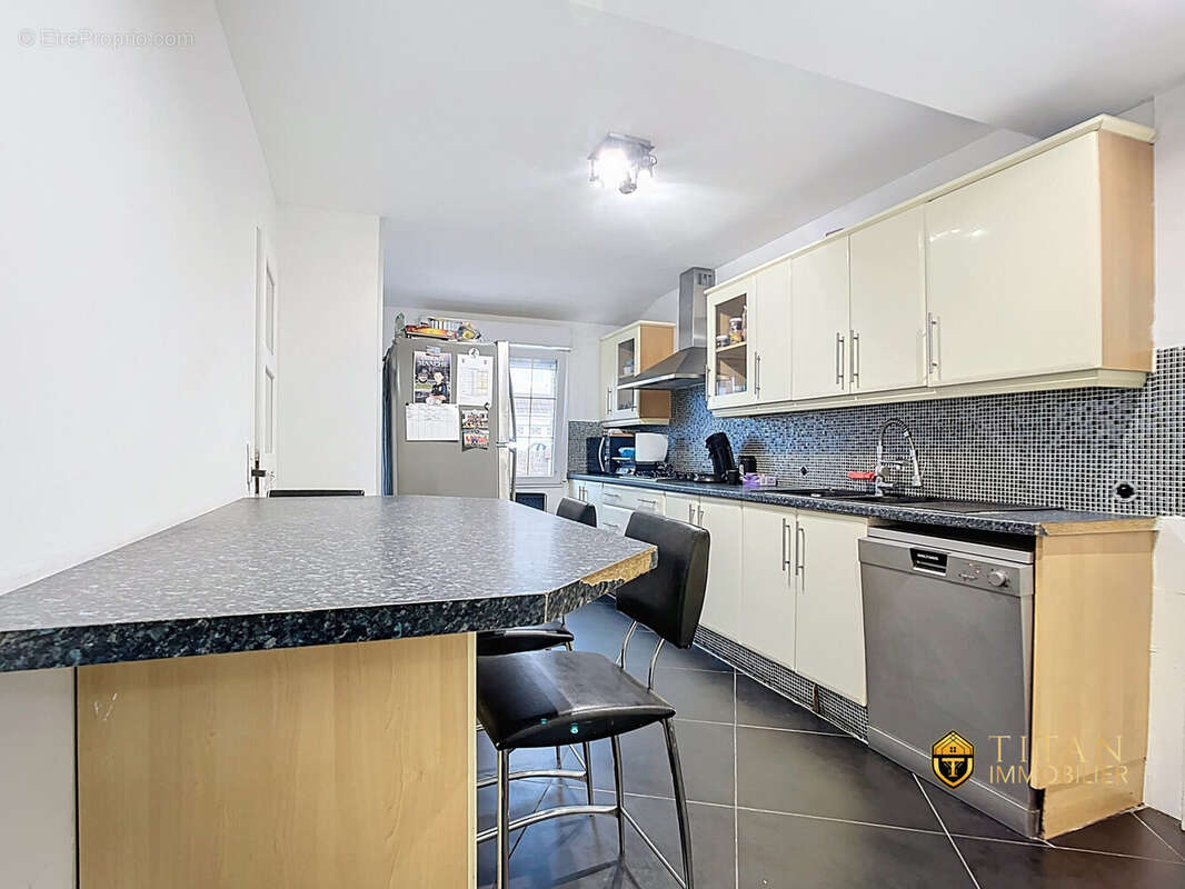  Maison semi-individuelle, 3 chambres, 2 bureaux, grarage, jardin sud, Gravelines Titan Immobilier - Maison à GRAVELINES