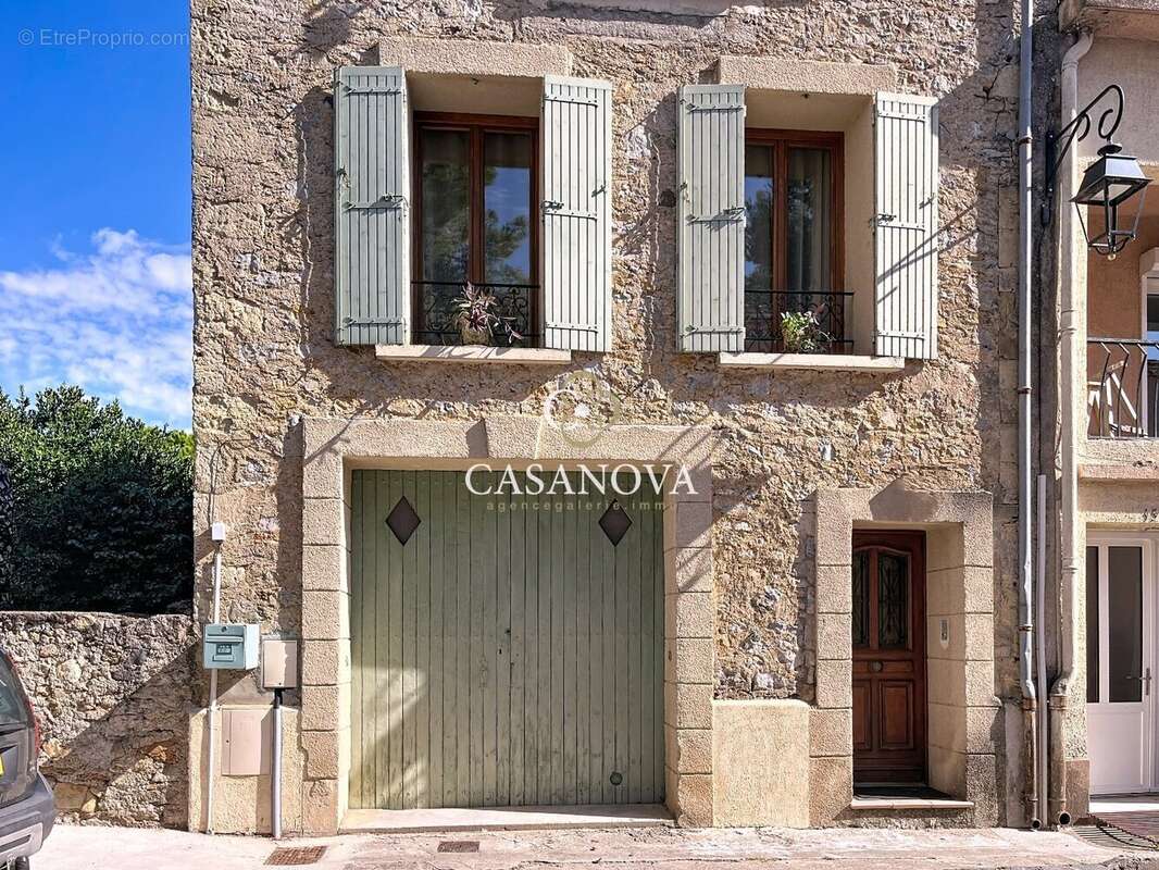 Maison à ROUJAN
