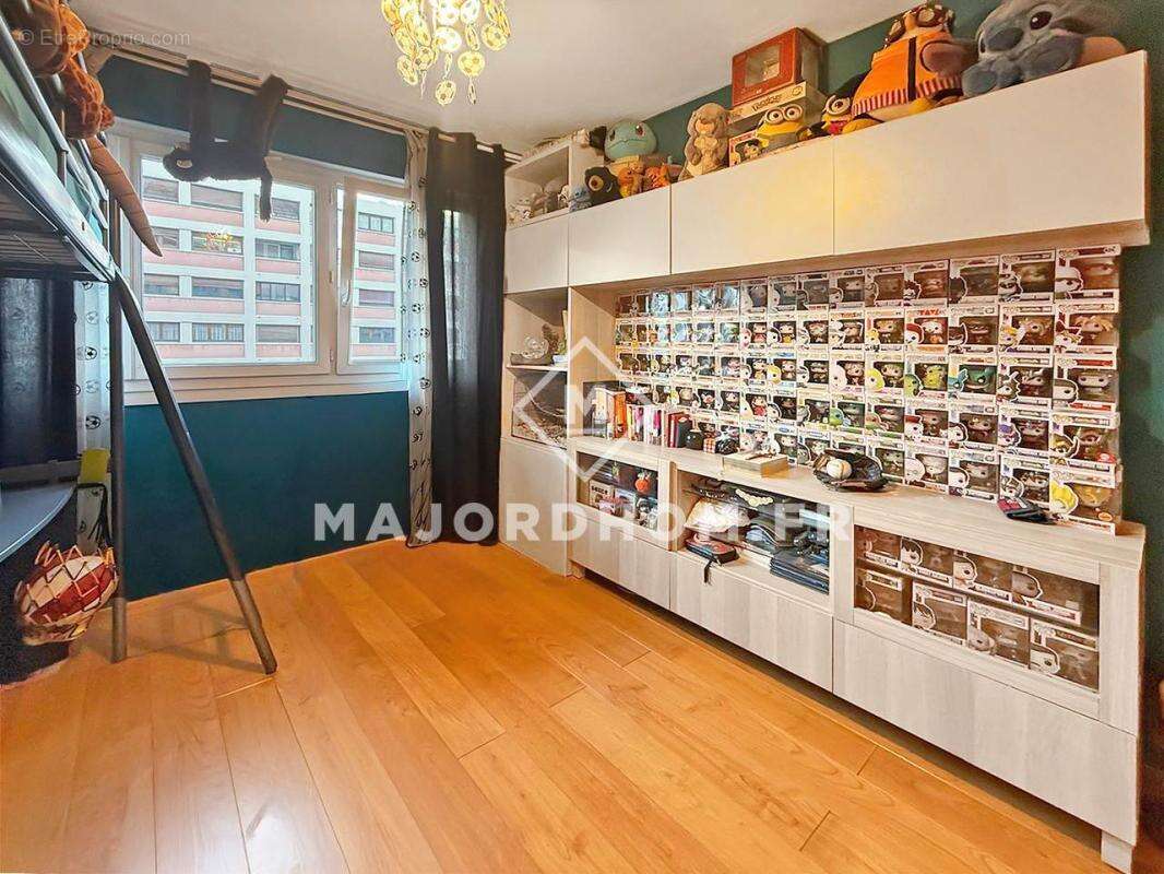Appartement à MARSEILLE-2E