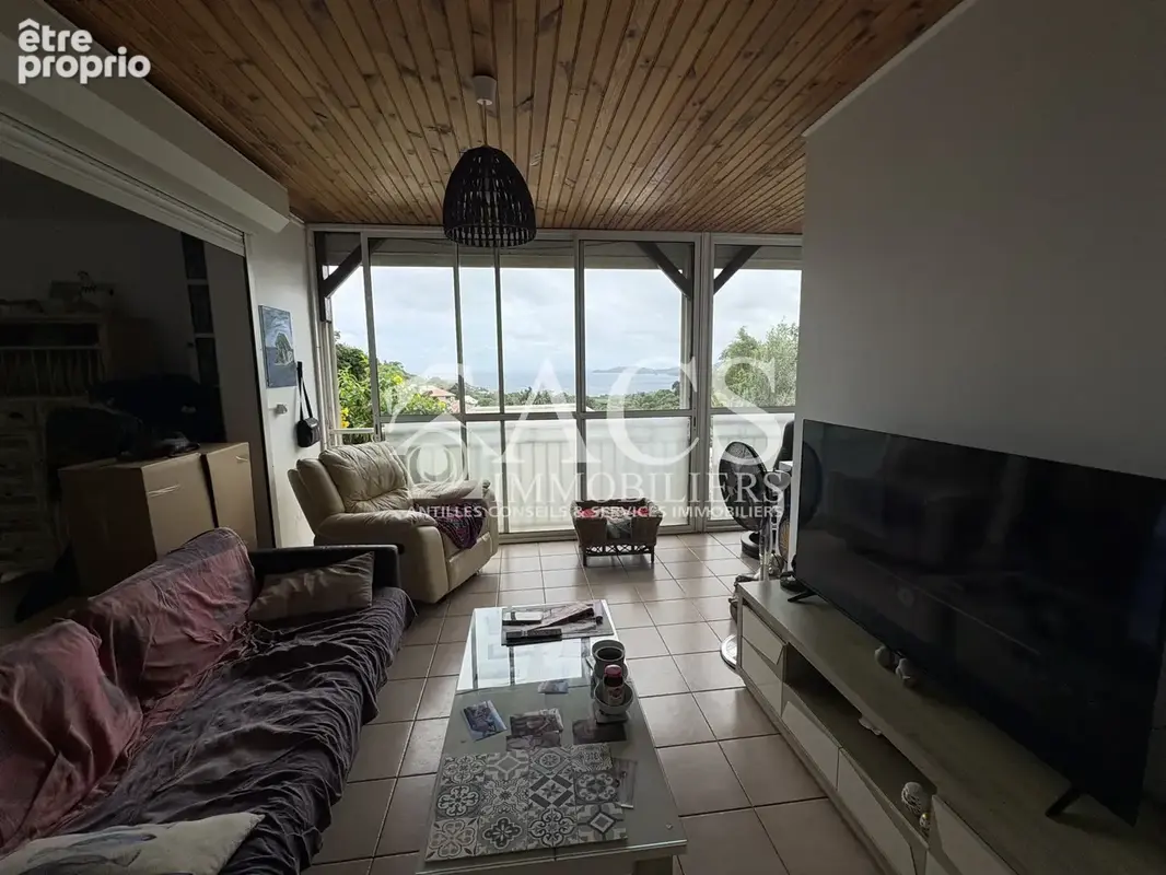 Maison familiale sur deux niveaux à Sainte-Marie - photo 4