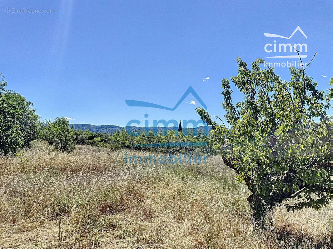 Terrain 266 m² à Malemort-Du-Comtat  - photo 2