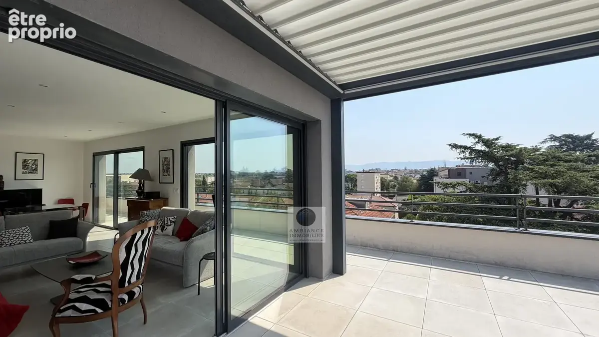 Appartement au dernier étage, entre lumière et terrasse - photo 3