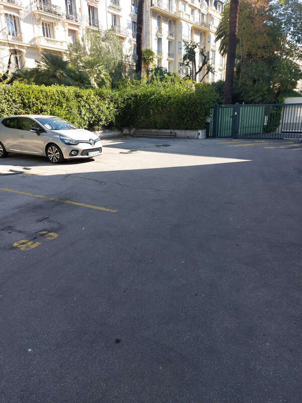 Parking à NICE