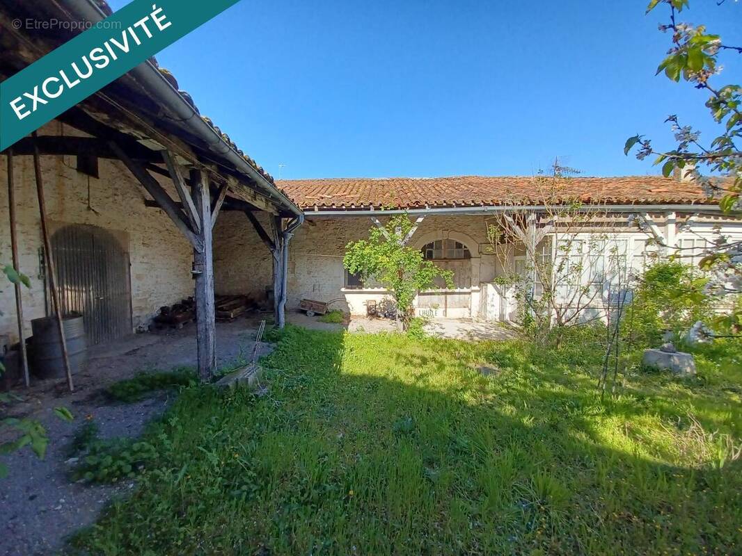 Photo 1 - Appartement à AIGRE