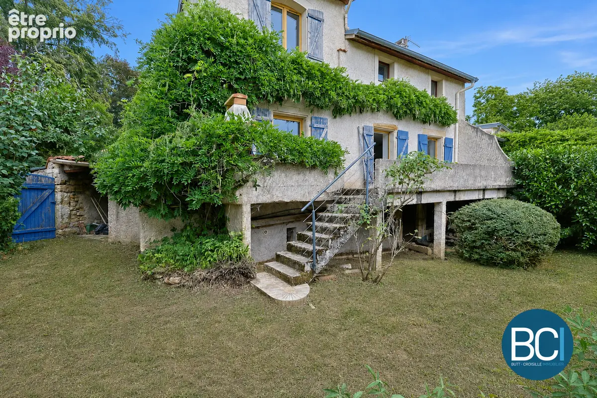Maison à LAY-SAINT-CHRISTOPHE
