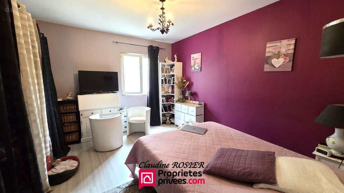 Besse Sur Issole Propriété de 340 m2 terrain 1,2 ha piscine - photo 15